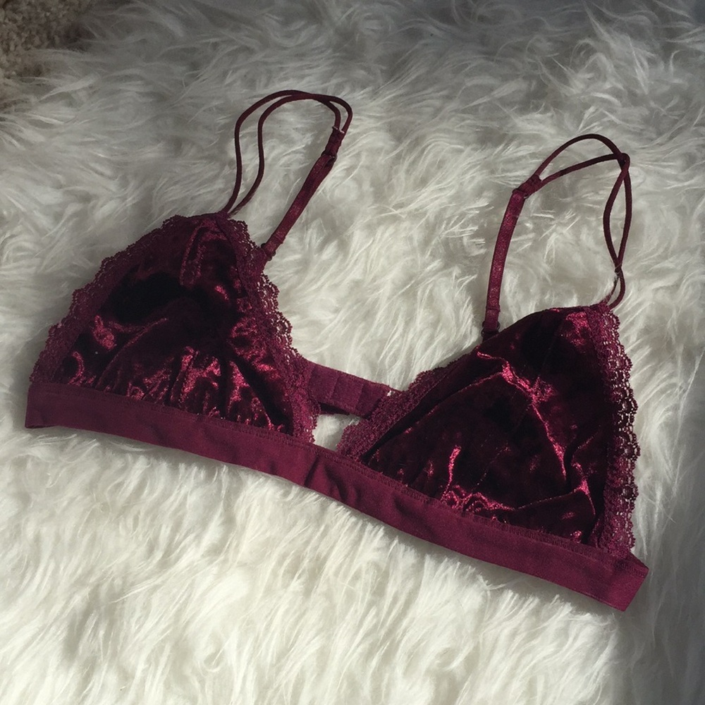 Kimchi Blue Velour & Lace Bra